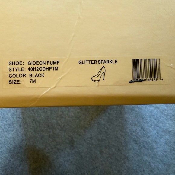 Michael Kors Black Gideon Pump - Picture 4 of 8